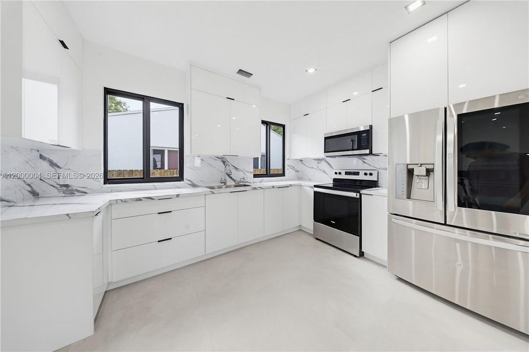 For Sale: $599,500 (3 beds, 2 baths, 1093 Square Feet)