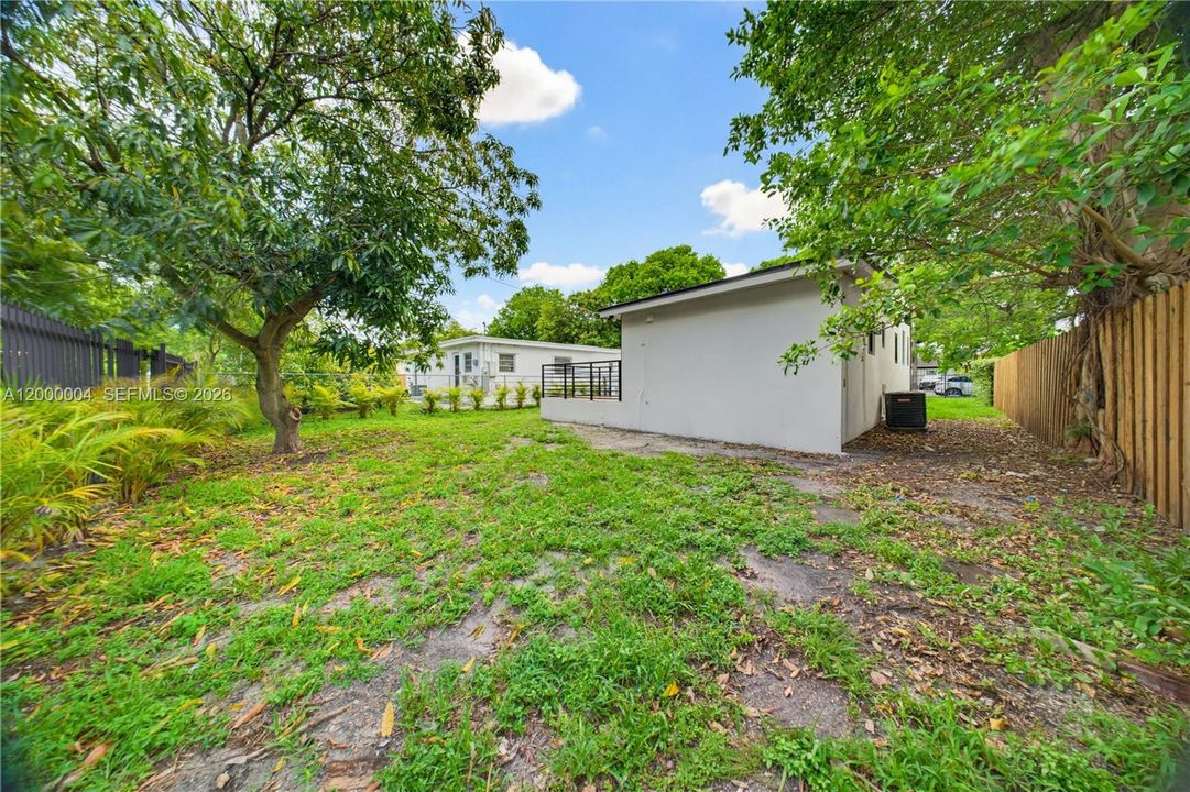 For Sale: $599,500 (3 beds, 2 baths, 1093 Square Feet)
