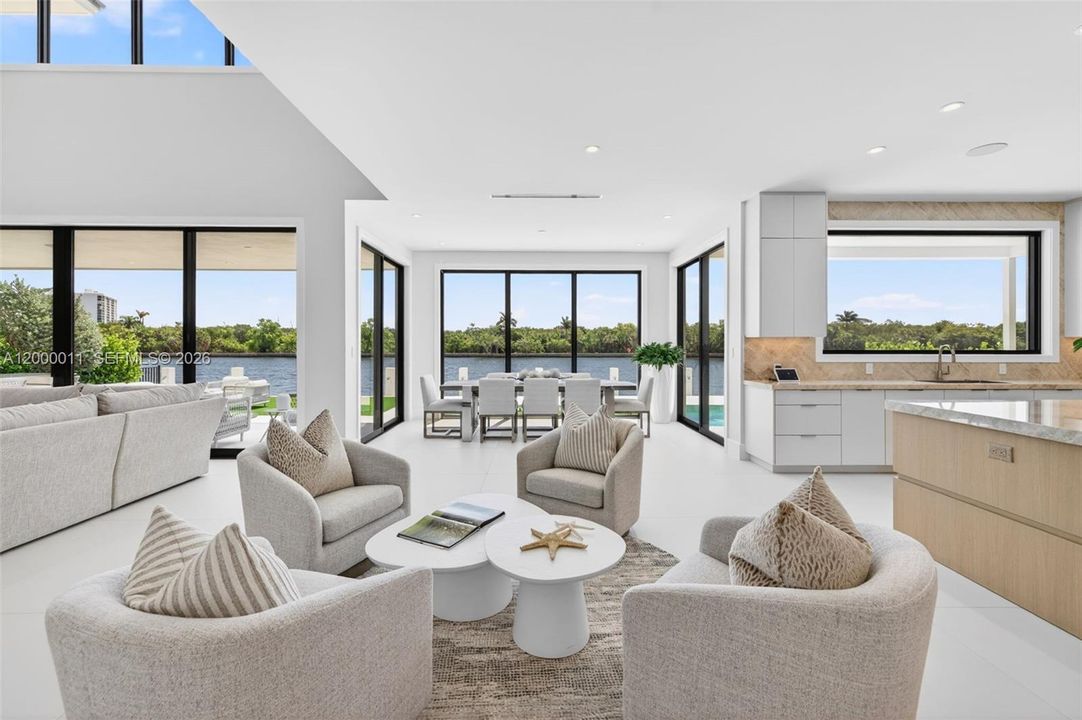 For Sale: $10,495,000 (5 beds, 6 baths, 4991 Square Feet)