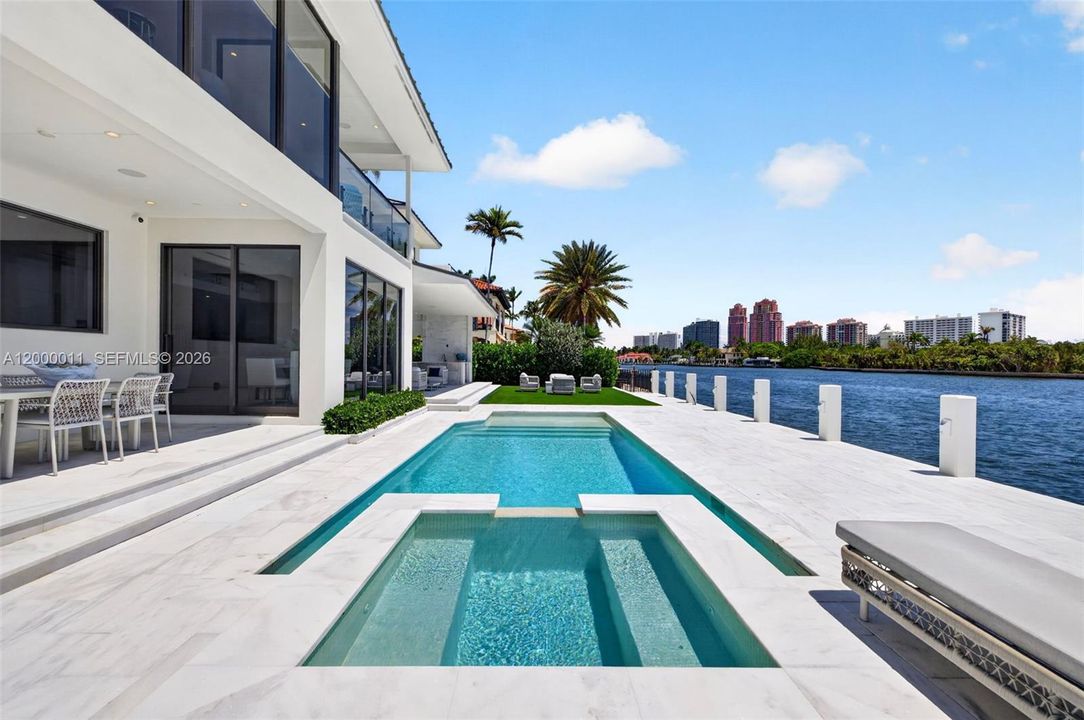 For Sale: $10,495,000 (5 beds, 6 baths, 4991 Square Feet)