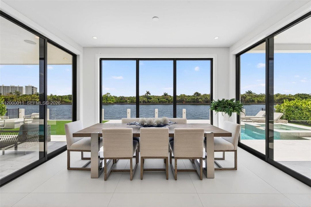 For Sale: $10,495,000 (5 beds, 6 baths, 4991 Square Feet)