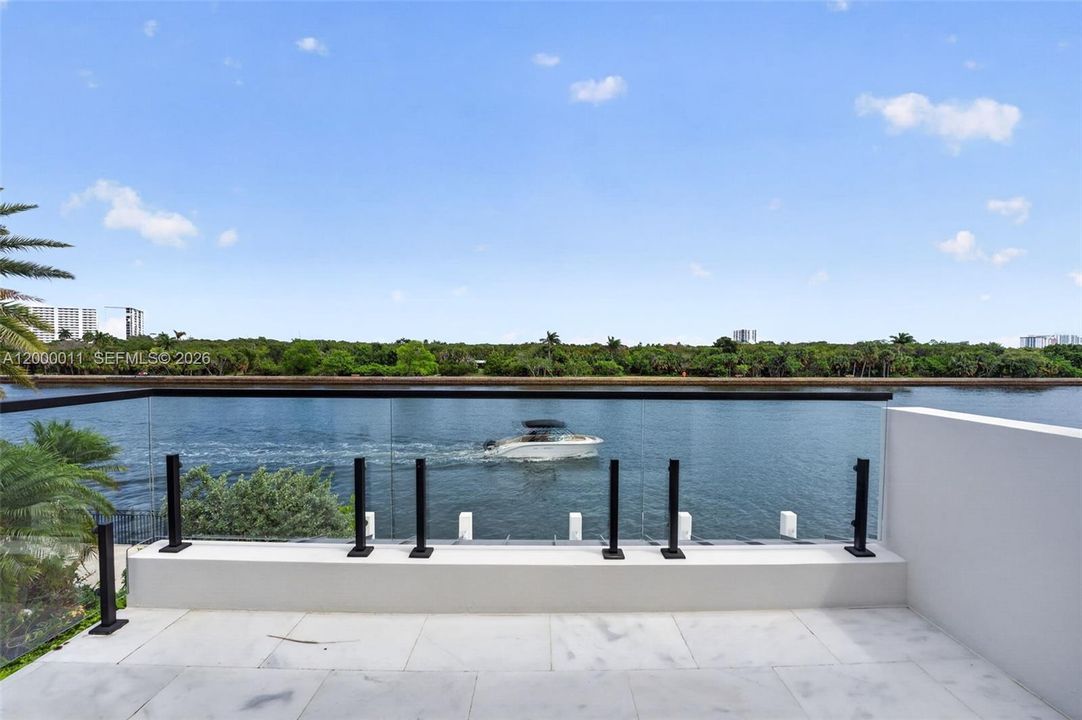 For Sale: $10,495,000 (5 beds, 6 baths, 4991 Square Feet)