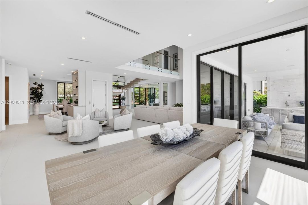 For Sale: $10,495,000 (5 beds, 6 baths, 4991 Square Feet)
