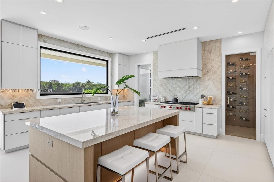 For Sale: $10,495,000 (5 beds, 6 baths, 4991 Square Feet)