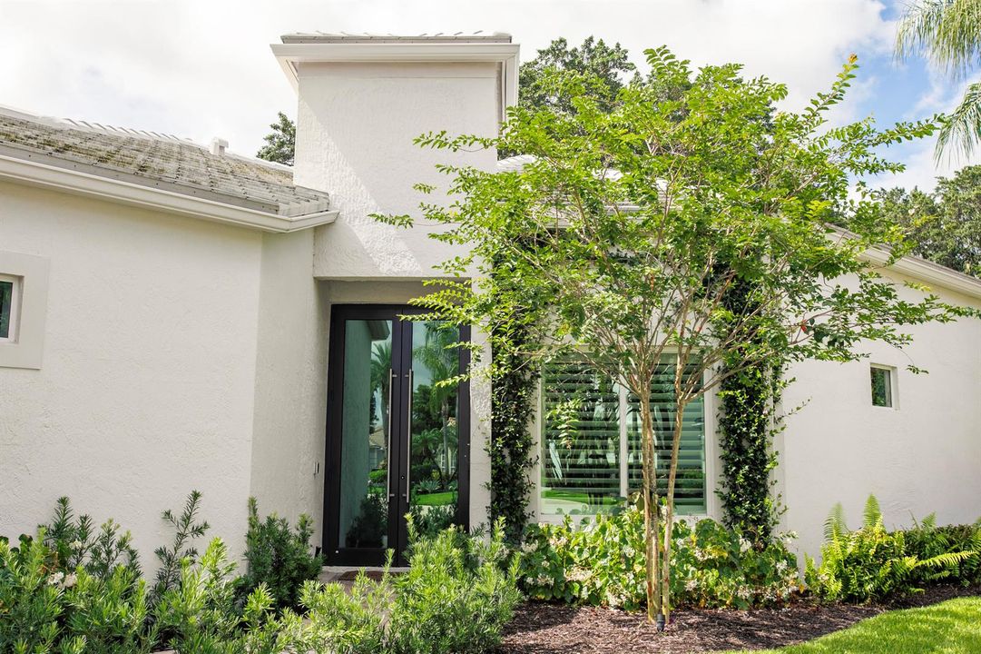ELEGANT ENTRY