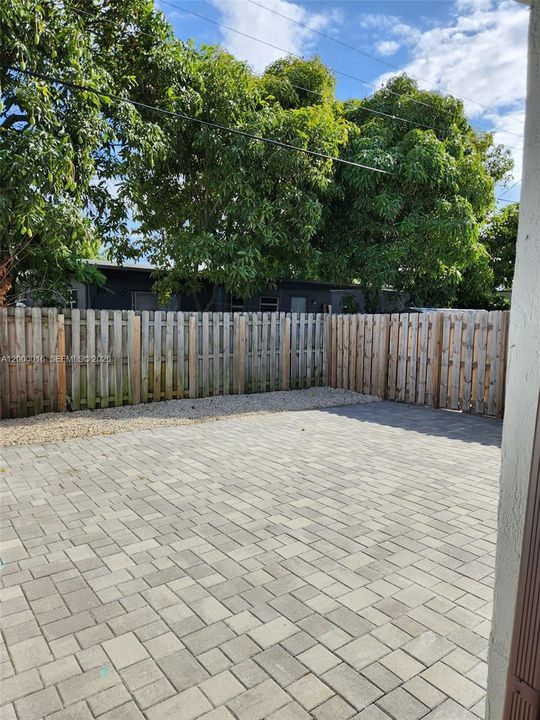 Active With Contract: $2,750 (3 beds, 2 baths, 2174 Square Feet)