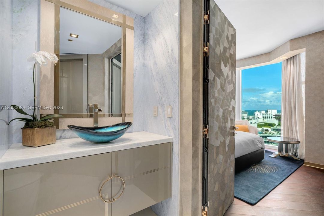 For Sale: $4,999,999 (3 beds, 2 baths, 2340 Square Feet)