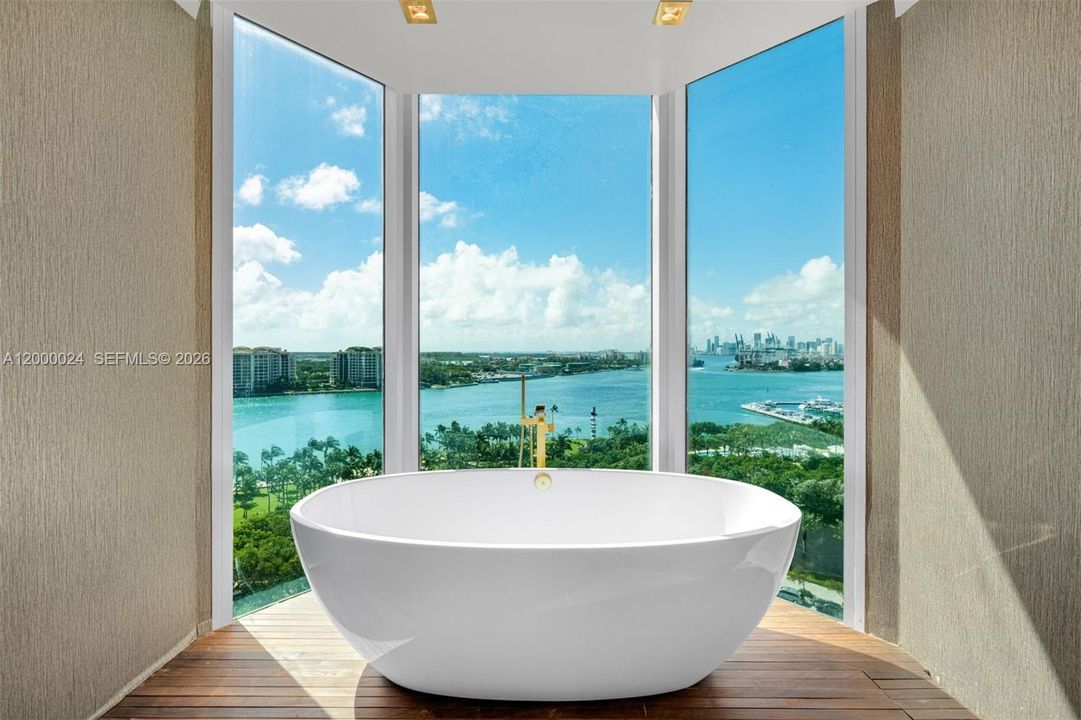 For Sale: $4,999,999 (3 beds, 2 baths, 2340 Square Feet)