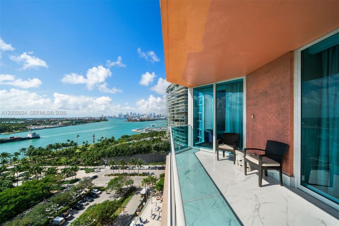 For Sale: $4,999,999 (3 beds, 2 baths, 2340 Square Feet)