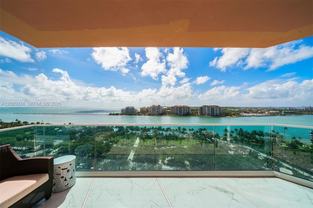 For Sale: $4,999,999 (3 beds, 2 baths, 2340 Square Feet)