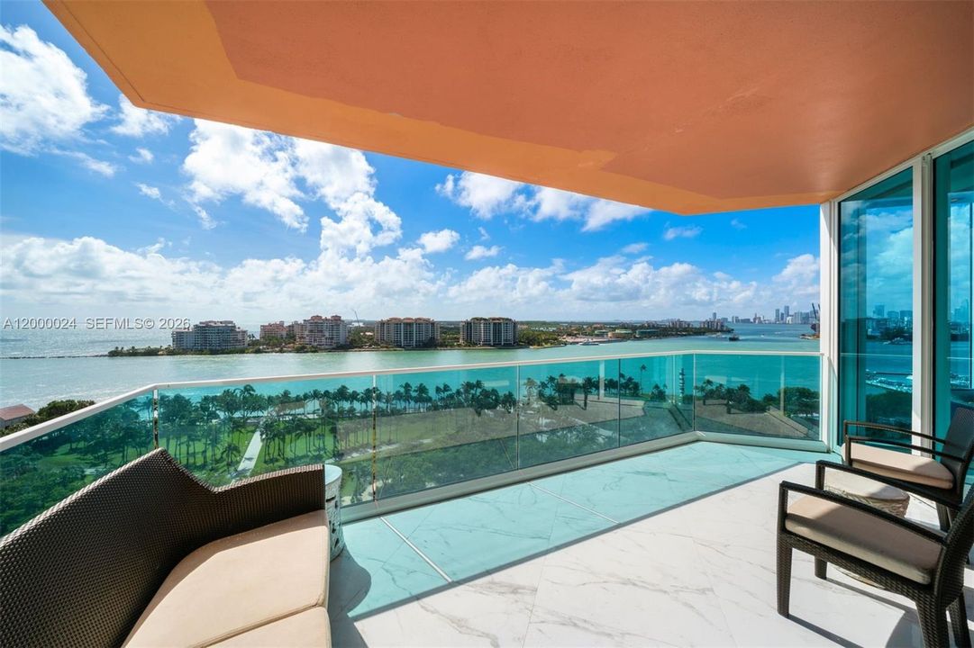For Sale: $4,999,999 (3 beds, 2 baths, 2340 Square Feet)