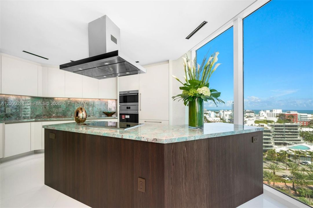 For Sale: $4,999,999 (3 beds, 2 baths, 2340 Square Feet)