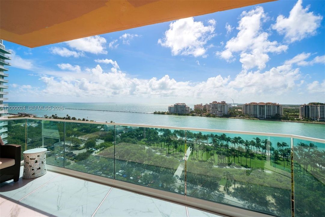 For Sale: $4,999,999 (3 beds, 2 baths, 2340 Square Feet)