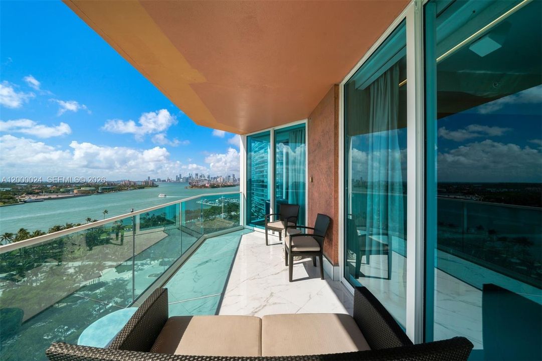 For Sale: $4,999,999 (3 beds, 2 baths, 2340 Square Feet)