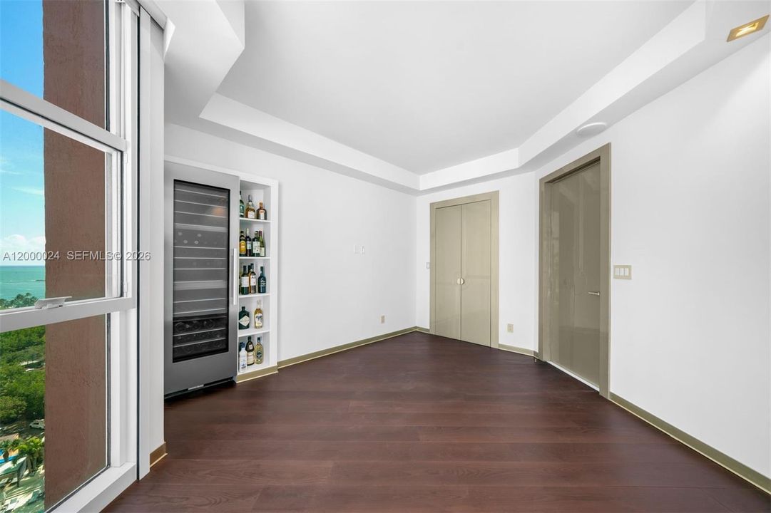 For Sale: $4,999,999 (3 beds, 2 baths, 2340 Square Feet)