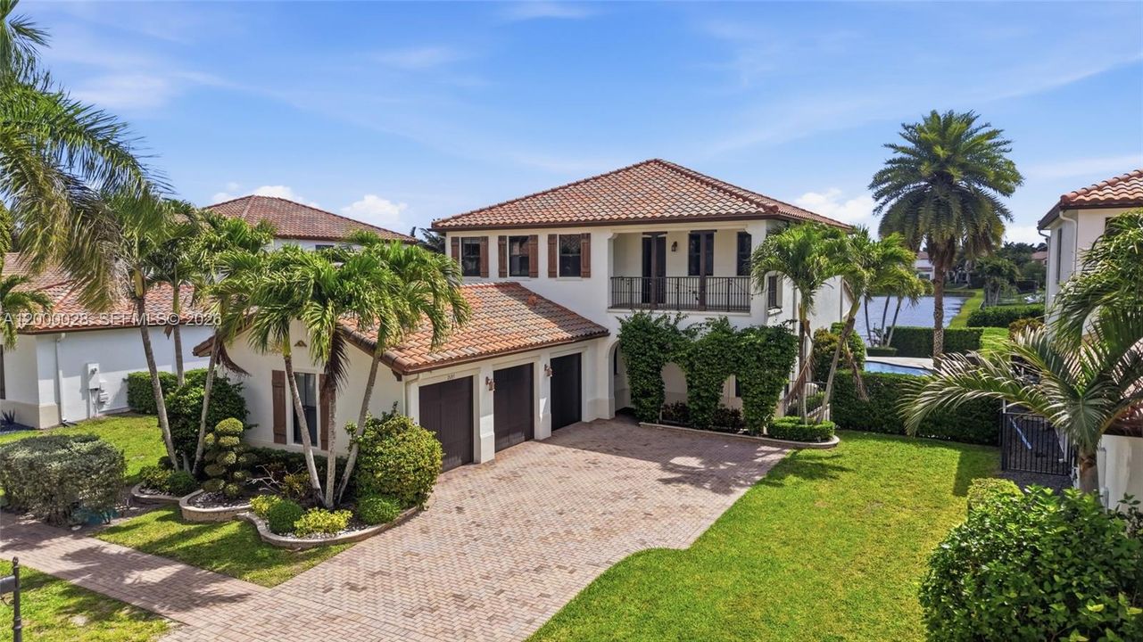 Recently Sold: $1,400,000 (4 beds, 3 baths, 3130 Square Feet)