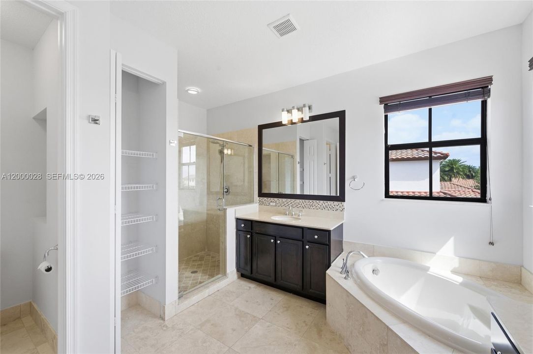 Recently Sold: $1,400,000 (4 beds, 3 baths, 3130 Square Feet)
