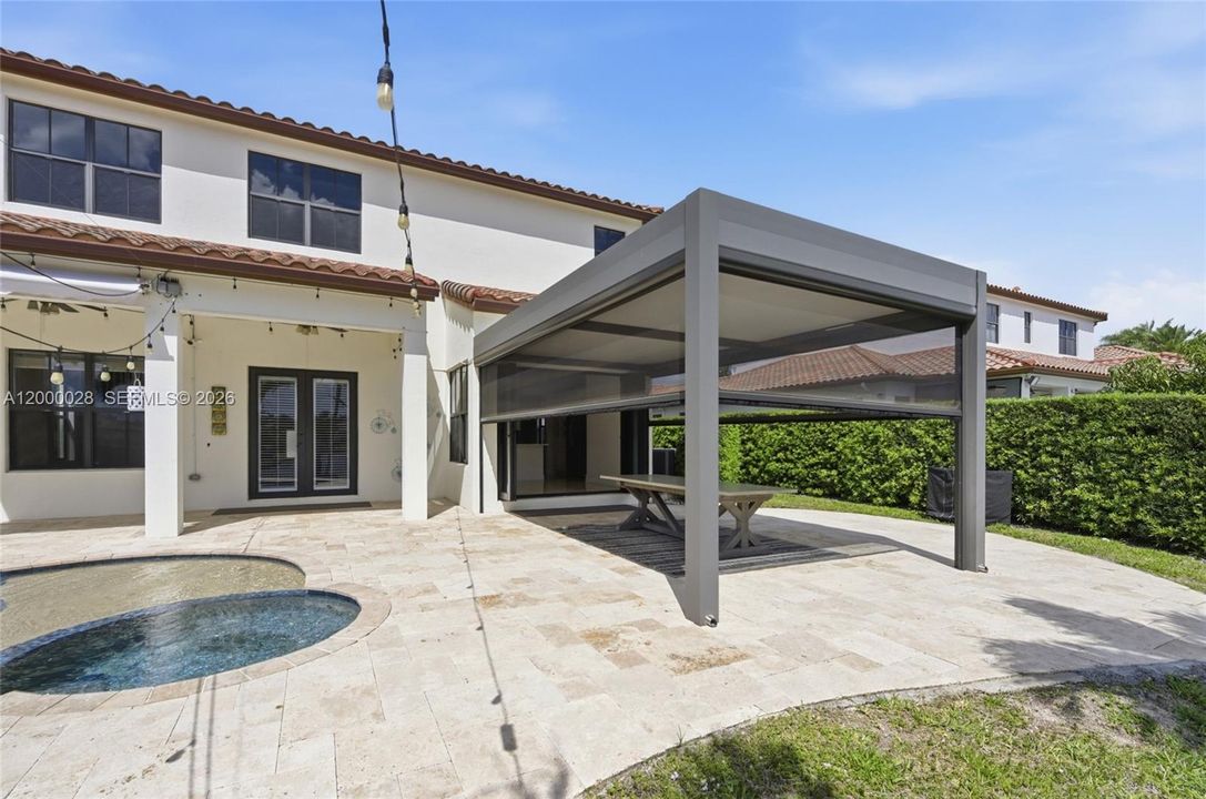 Recently Sold: $1,400,000 (4 beds, 3 baths, 3130 Square Feet)
