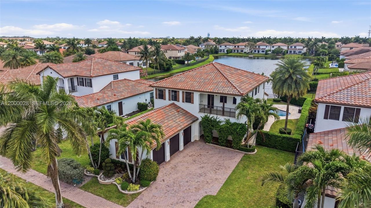 Recently Sold: $1,400,000 (4 beds, 3 baths, 3130 Square Feet)