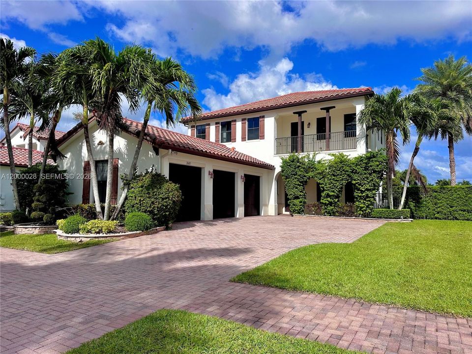 Recently Sold: $1,400,000 (4 beds, 3 baths, 3130 Square Feet)
