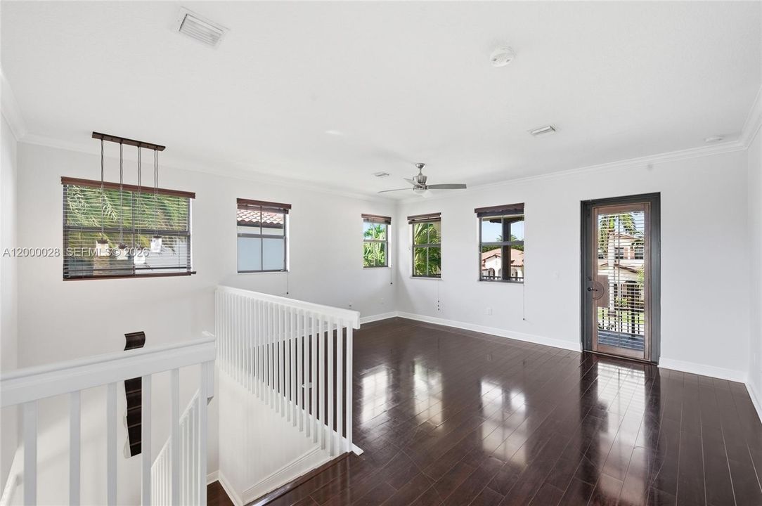 Recently Sold: $1,400,000 (4 beds, 3 baths, 3130 Square Feet)