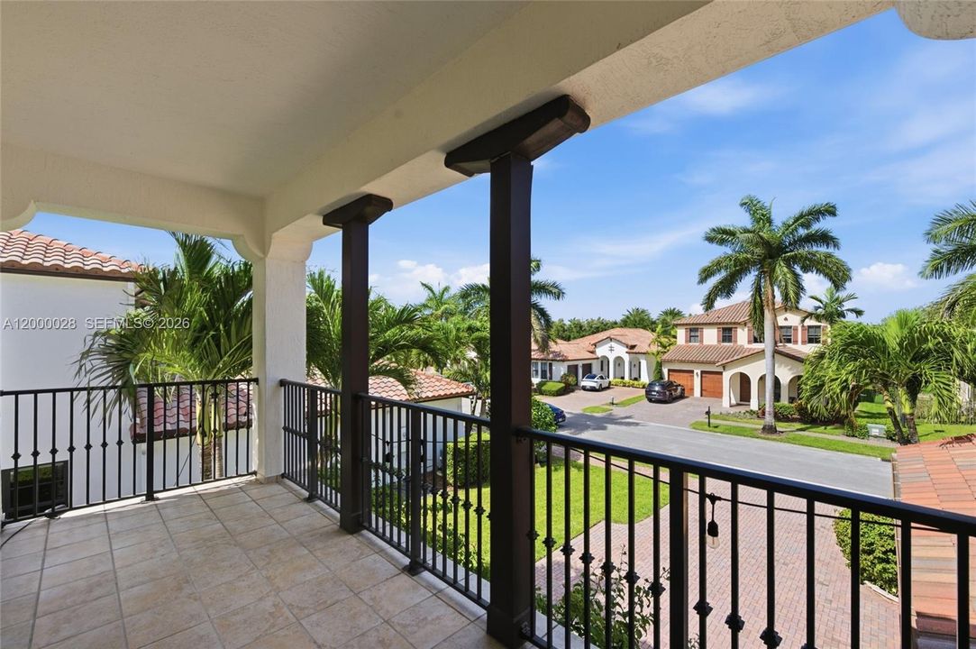 Recently Sold: $1,400,000 (4 beds, 3 baths, 3130 Square Feet)
