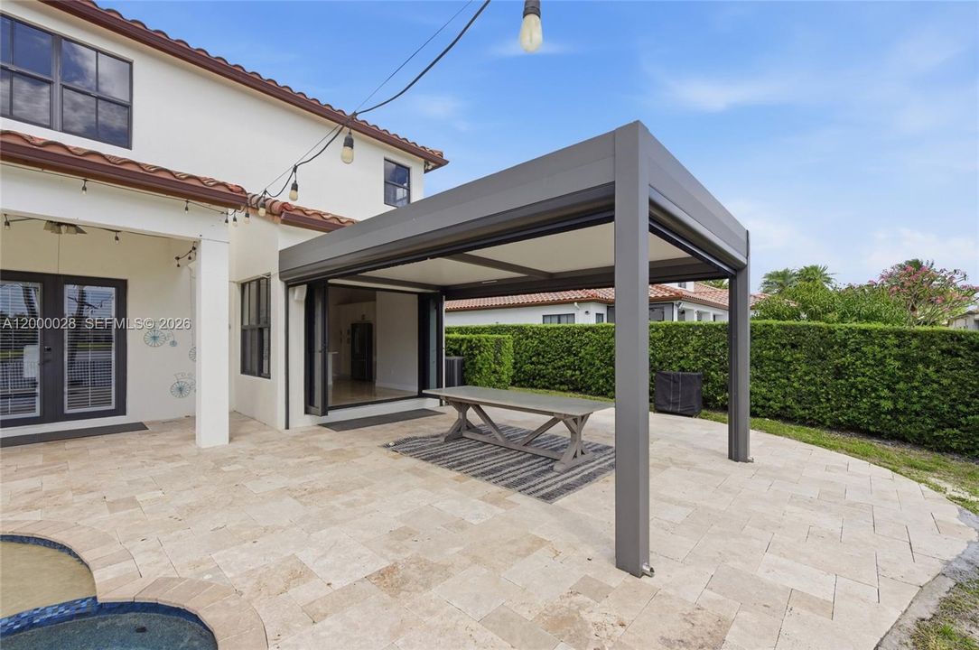 Recently Sold: $1,400,000 (4 beds, 3 baths, 3130 Square Feet)