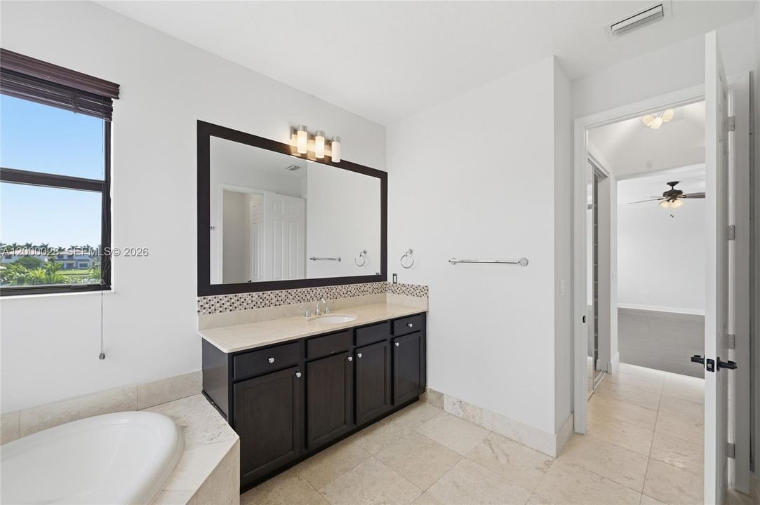 Recently Sold: $1,400,000 (4 beds, 3 baths, 3130 Square Feet)