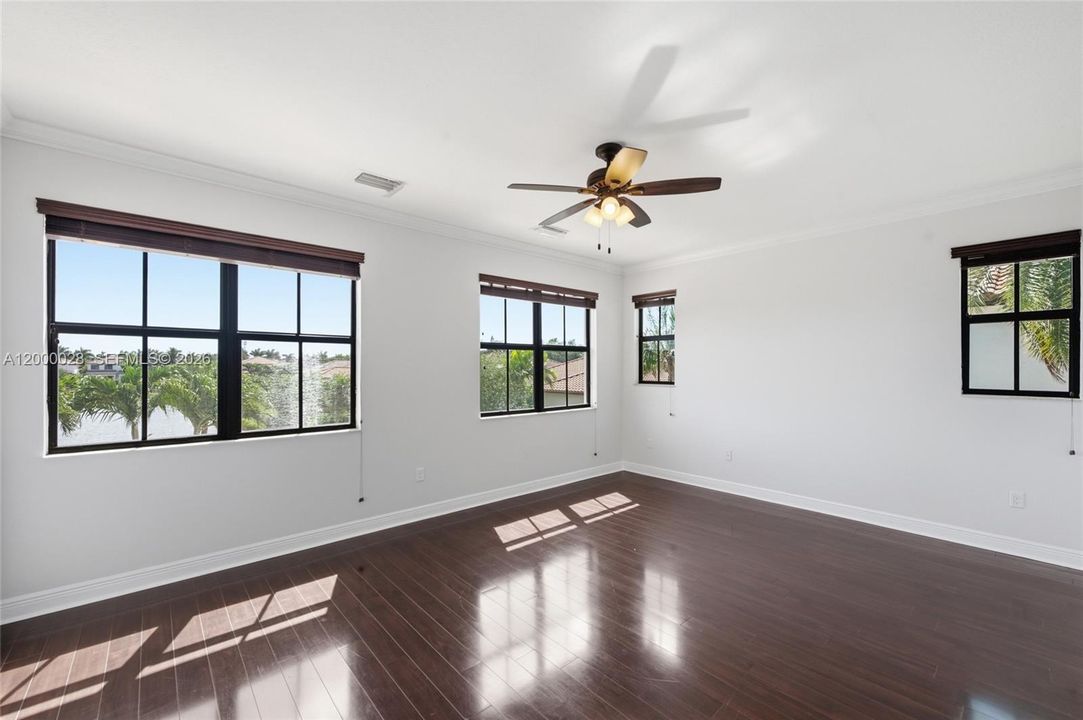 Recently Sold: $1,400,000 (4 beds, 3 baths, 3130 Square Feet)