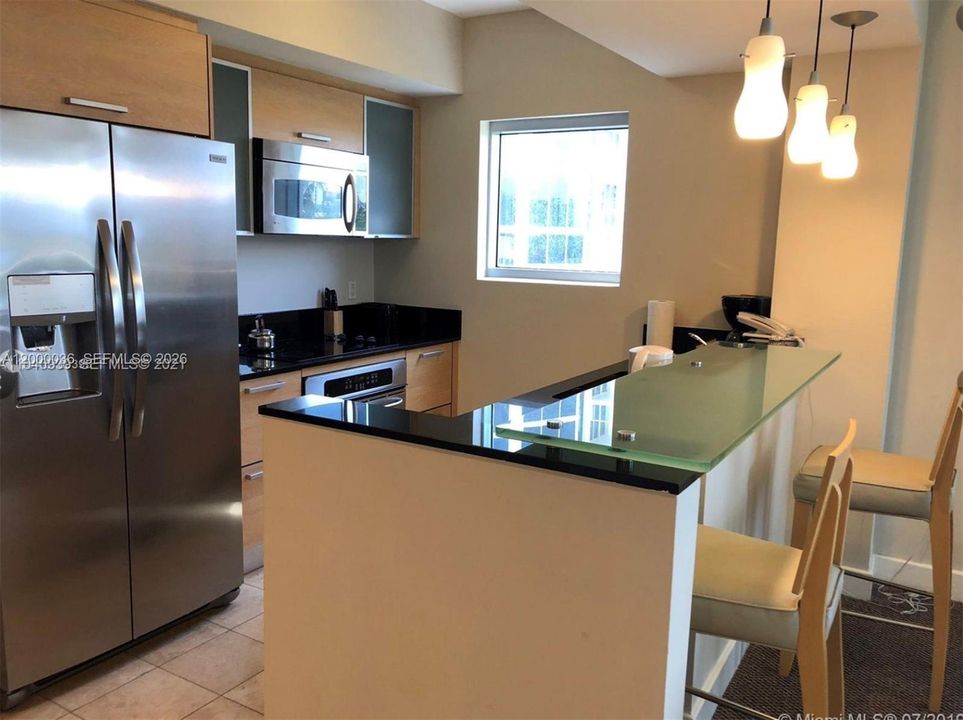 For Sale: $1,050,000 (2 beds, 3 baths, 1497 Square Feet)