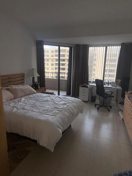 For Sale: $910,000 (1 beds, 1 baths, 1089 Square Feet)