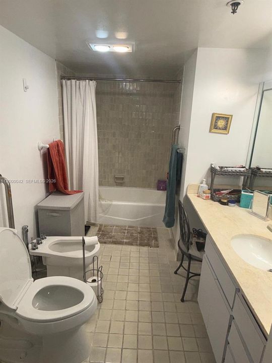 For Sale: $910,000 (1 beds, 1 baths, 1089 Square Feet)