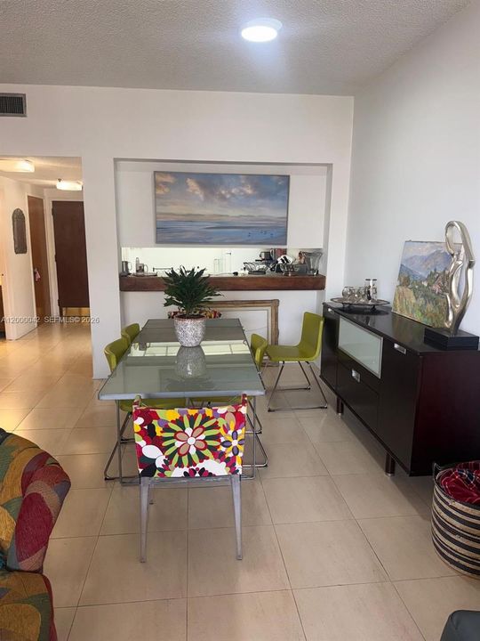 For Sale: $910,000 (1 beds, 1 baths, 1089 Square Feet)
