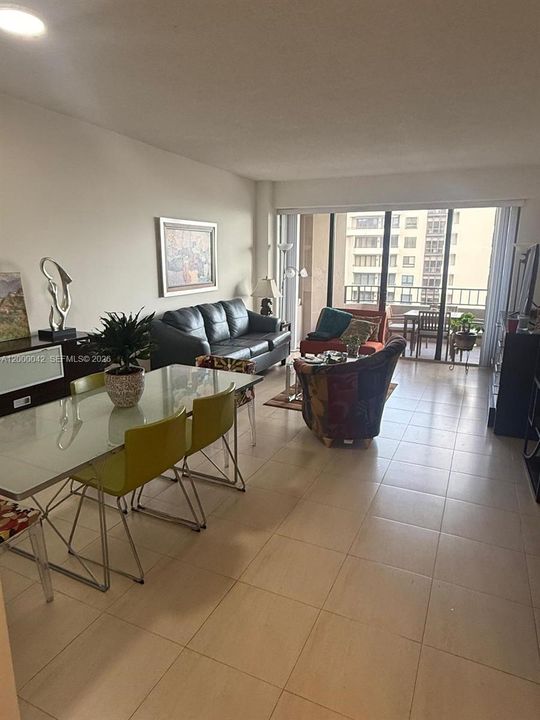 For Sale: $910,000 (1 beds, 1 baths, 1089 Square Feet)