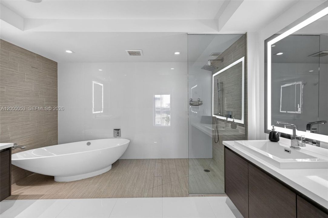 For Sale: $1,399,000 (3 beds, 3 baths, 1892 Square Feet)