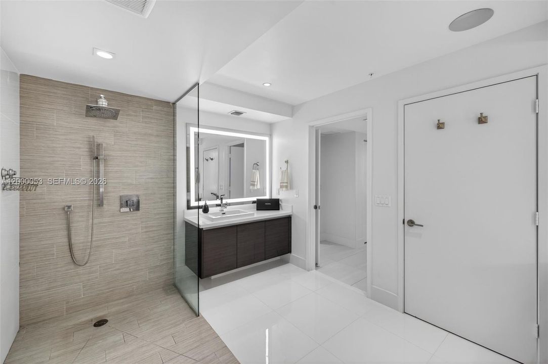 For Sale: $1,399,000 (3 beds, 3 baths, 1892 Square Feet)