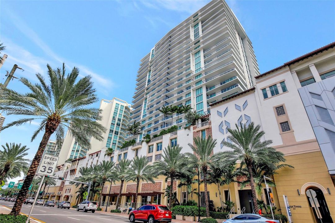 For Sale: $1,399,000 (3 beds, 3 baths, 1892 Square Feet)