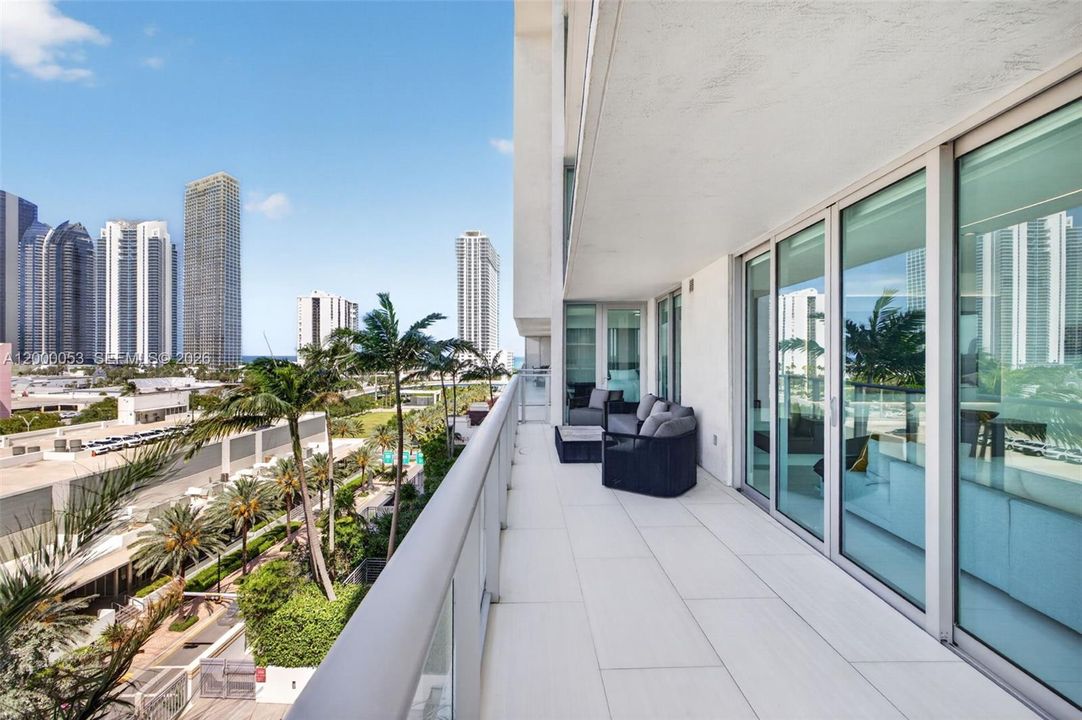 For Sale: $1,399,000 (3 beds, 3 baths, 1892 Square Feet)