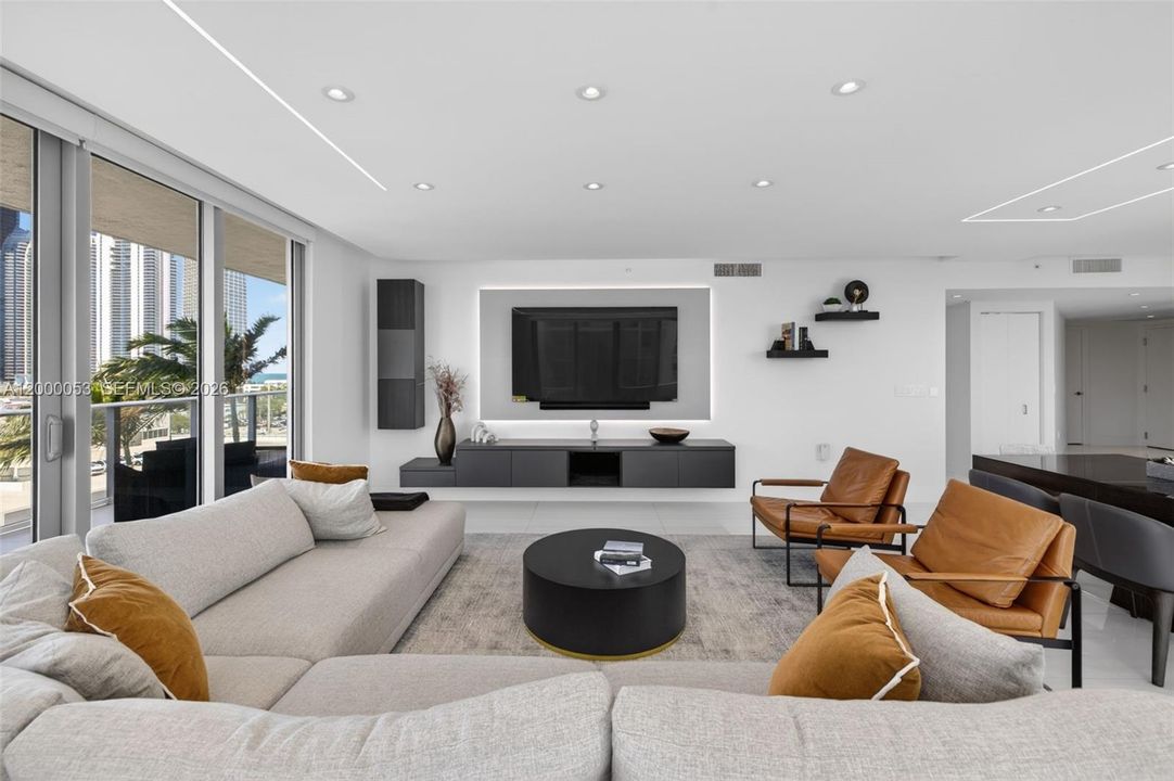 For Sale: $1,399,000 (3 beds, 3 baths, 1892 Square Feet)