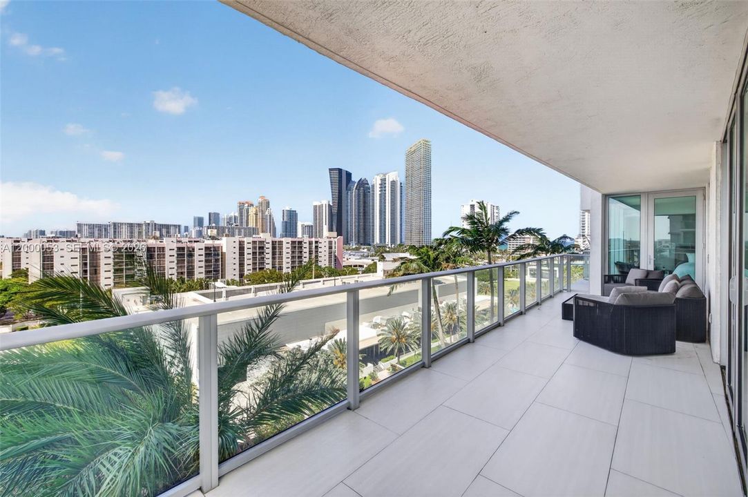 For Sale: $1,399,000 (3 beds, 3 baths, 1892 Square Feet)