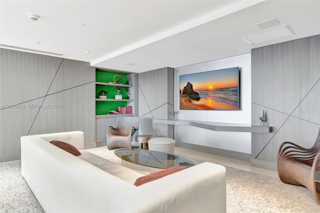 For Sale: $1,399,000 (3 beds, 3 baths, 1892 Square Feet)