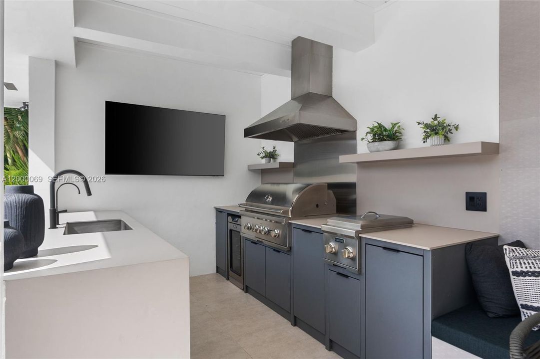 For Sale: $7,300,000 (4 beds, 3 baths, 3180 Square Feet)