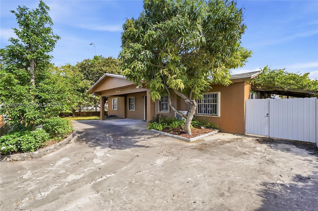 Circular driveway