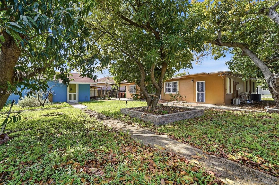 11,040 sq ft corner fenced lot