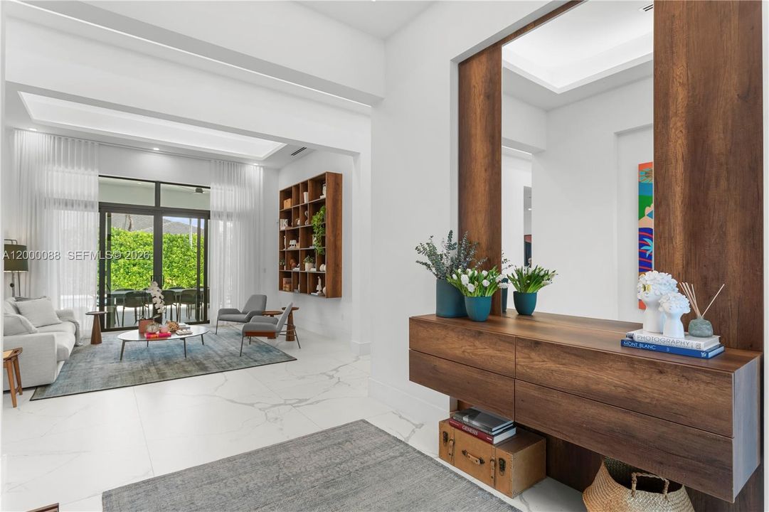 Entrance & Living