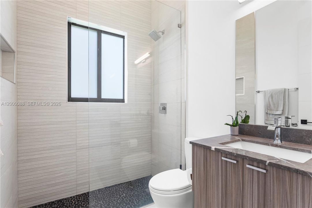 En Venta: $2,760,000 (5 camas, 5 baños, 4017 Pies cuadrados)