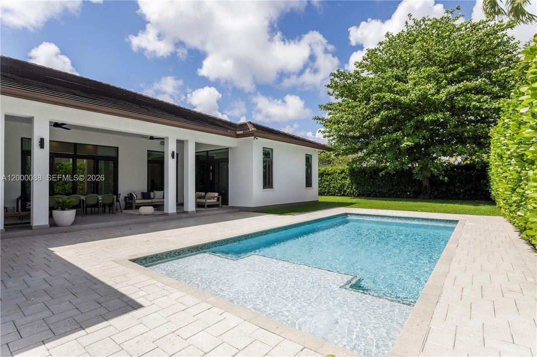 En Venta: $2,760,000 (5 camas, 5 baños, 4017 Pies cuadrados)