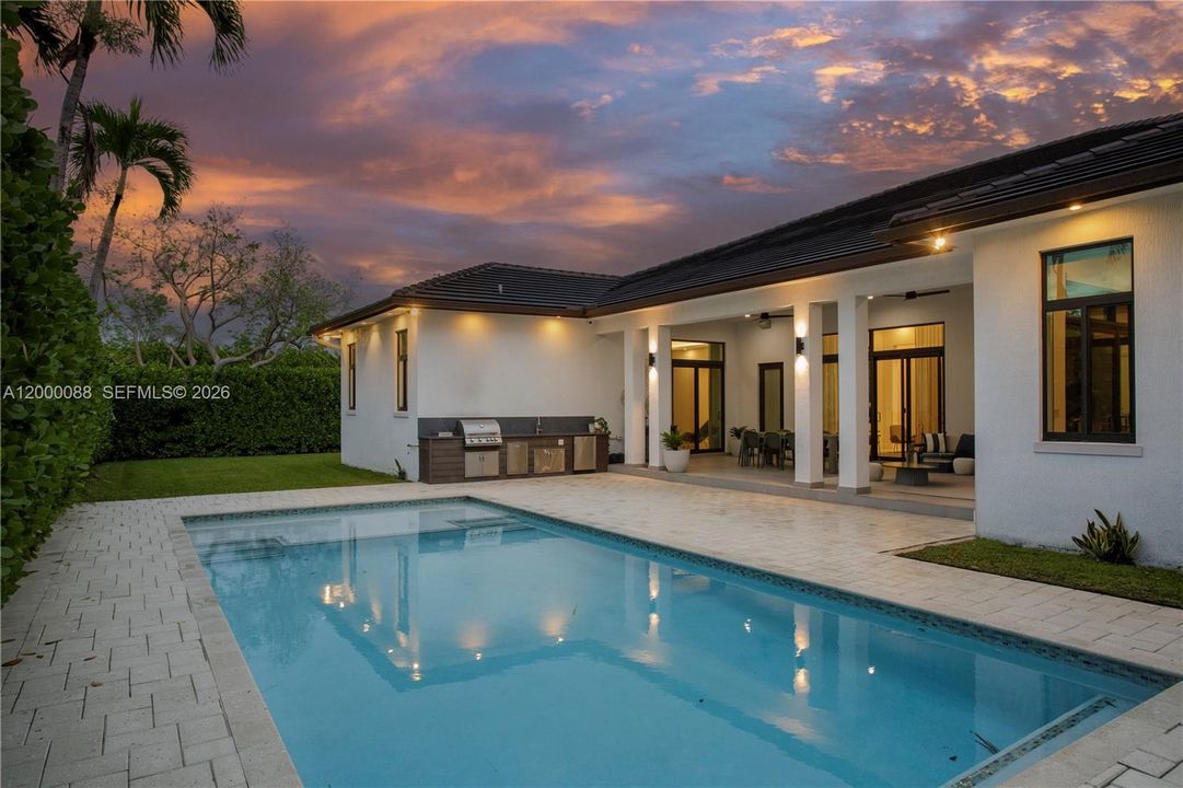 En Venta: $2,760,000 (5 camas, 5 baños, 4017 Pies cuadrados)