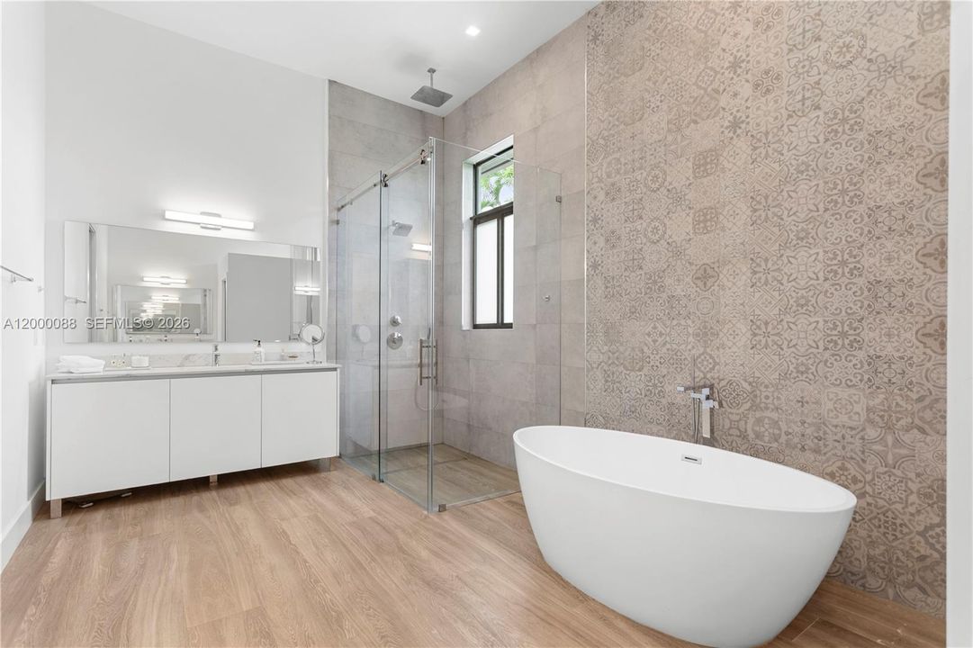 En Venta: $2,760,000 (5 camas, 5 baños, 4017 Pies cuadrados)