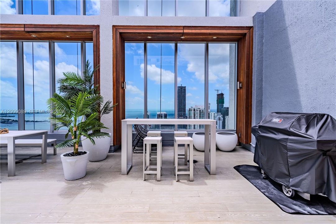 Active With Contract: $2,600,000 (3 beds, 3 baths, 2172 Square Feet)